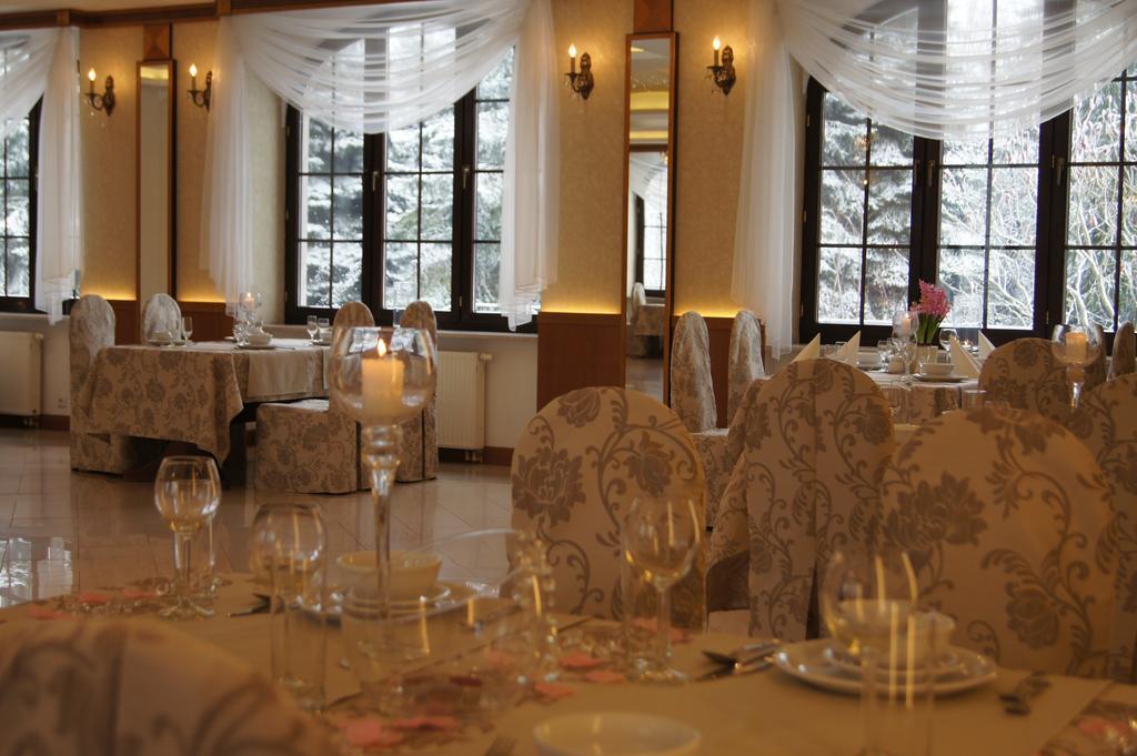 Hotel Jedlina Lublin Bagian luar foto