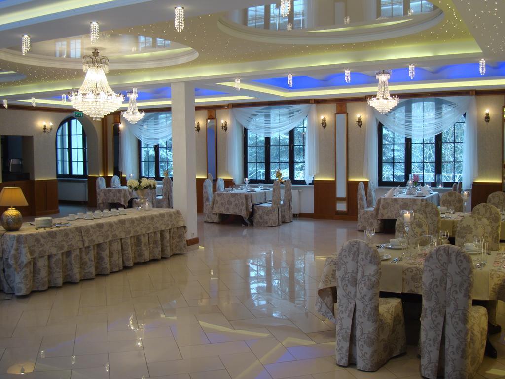 Hotel Jedlina Lublin Bagian luar foto