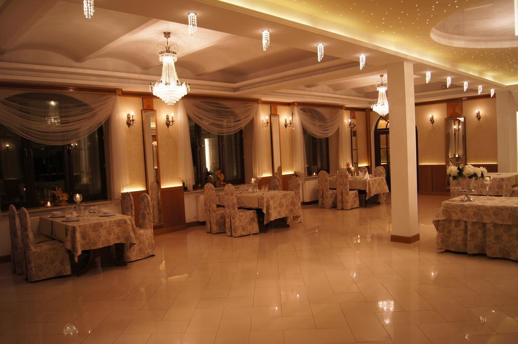 Hotel Jedlina Lublin Bagian luar foto