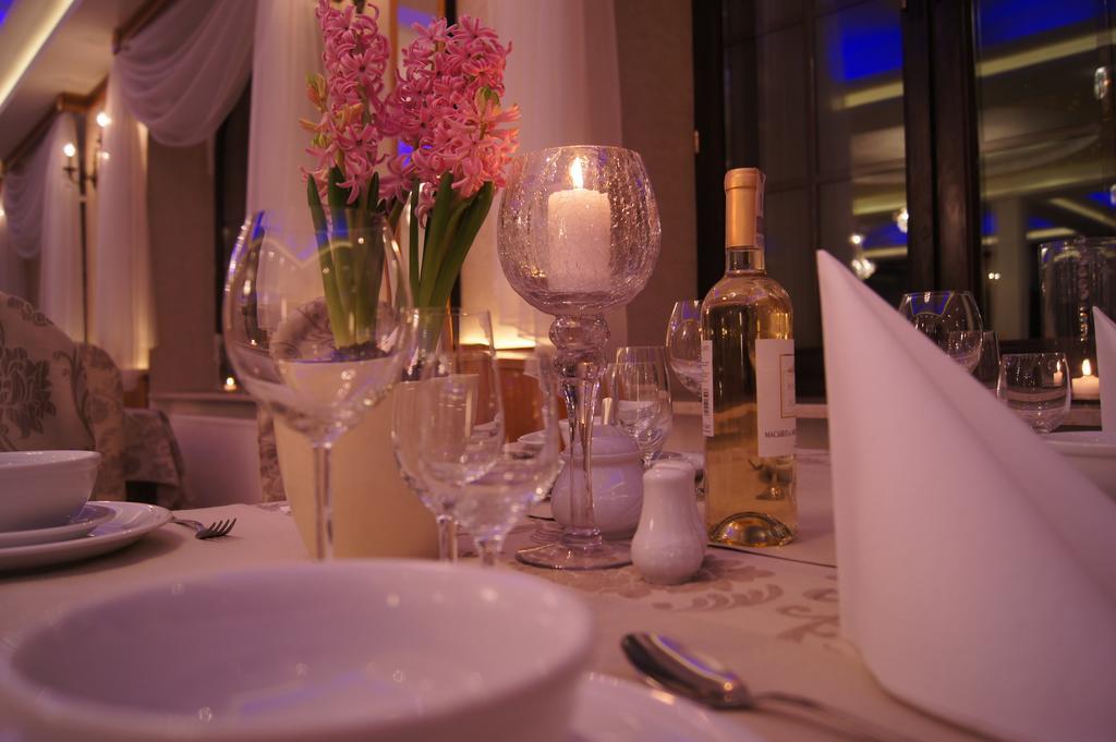 Hotel Jedlina Lublin Bagian luar foto