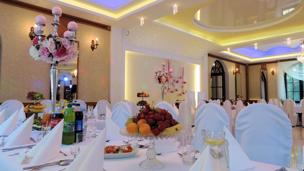 Hotel Jedlina Lublin Bagian luar foto