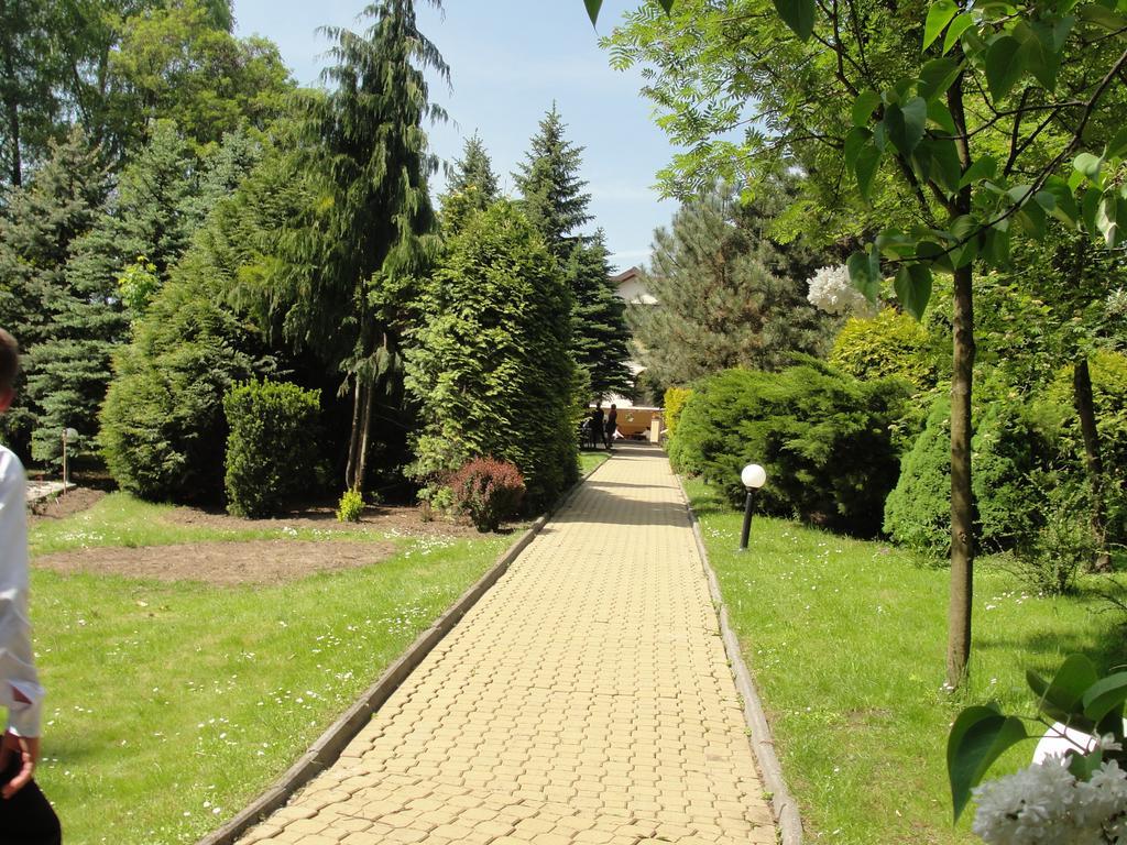 Hotel Jedlina Lublin Bagian luar foto