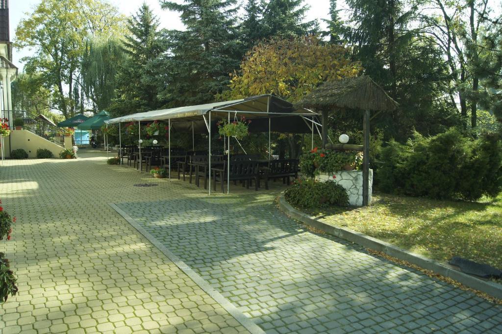 Hotel Jedlina Lublin Bagian luar foto