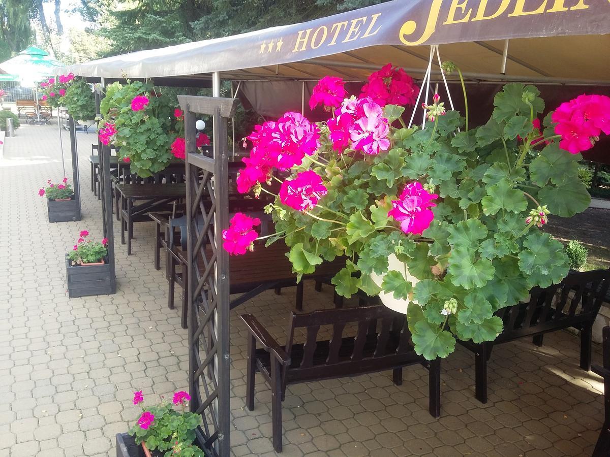 Hotel Jedlina Lublin Bagian luar foto
