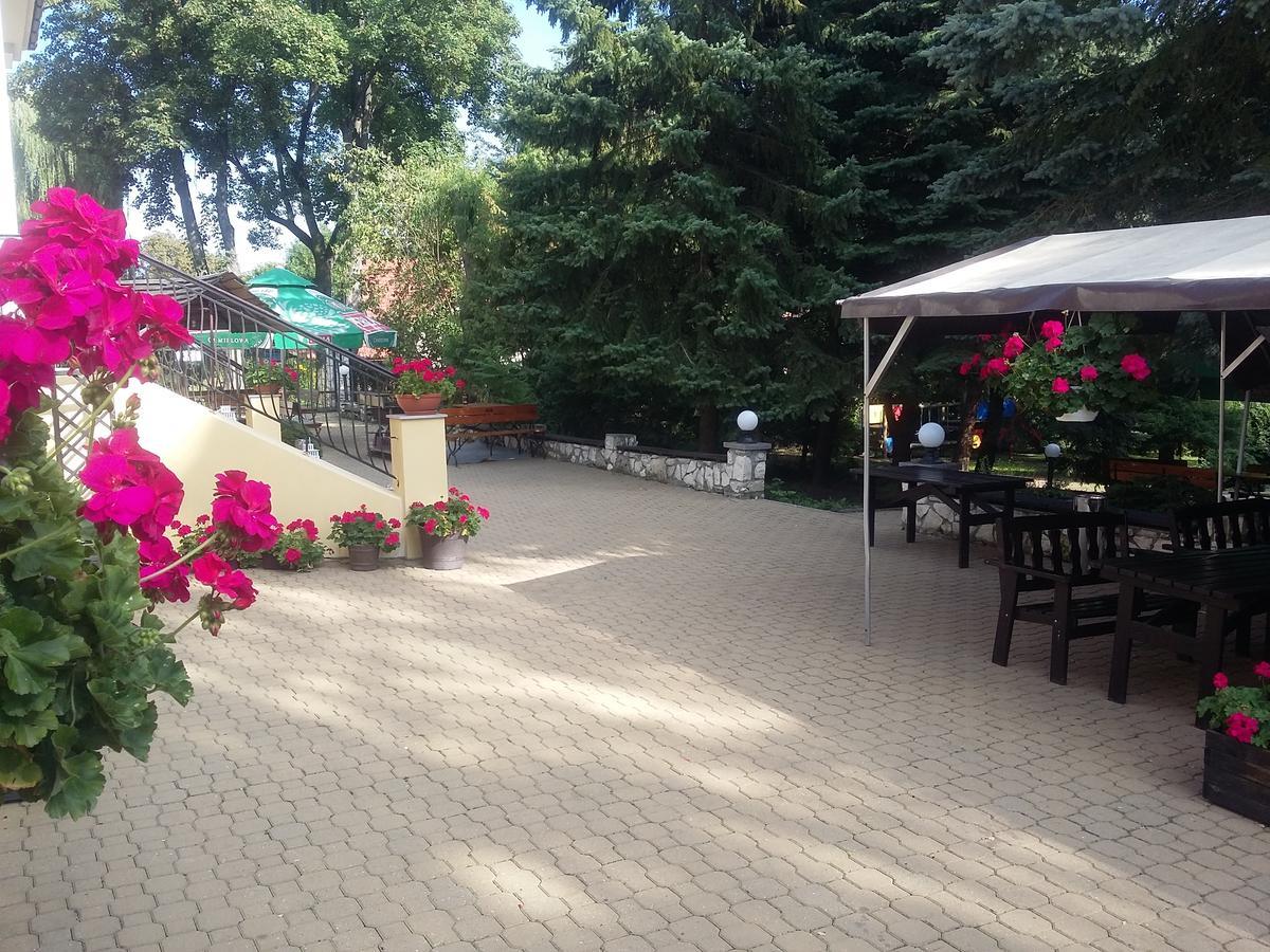 Hotel Jedlina Lublin Bagian luar foto